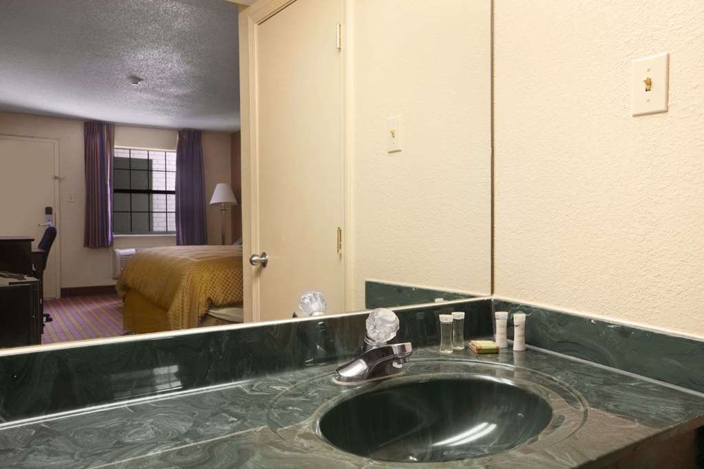 Super 8 Hotel Beijing Cheng Shou Si Lu Room photo
